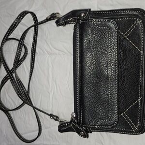 Clarks Black Leather Women's Purse 8x4.5x4 Inches (Christine #26)